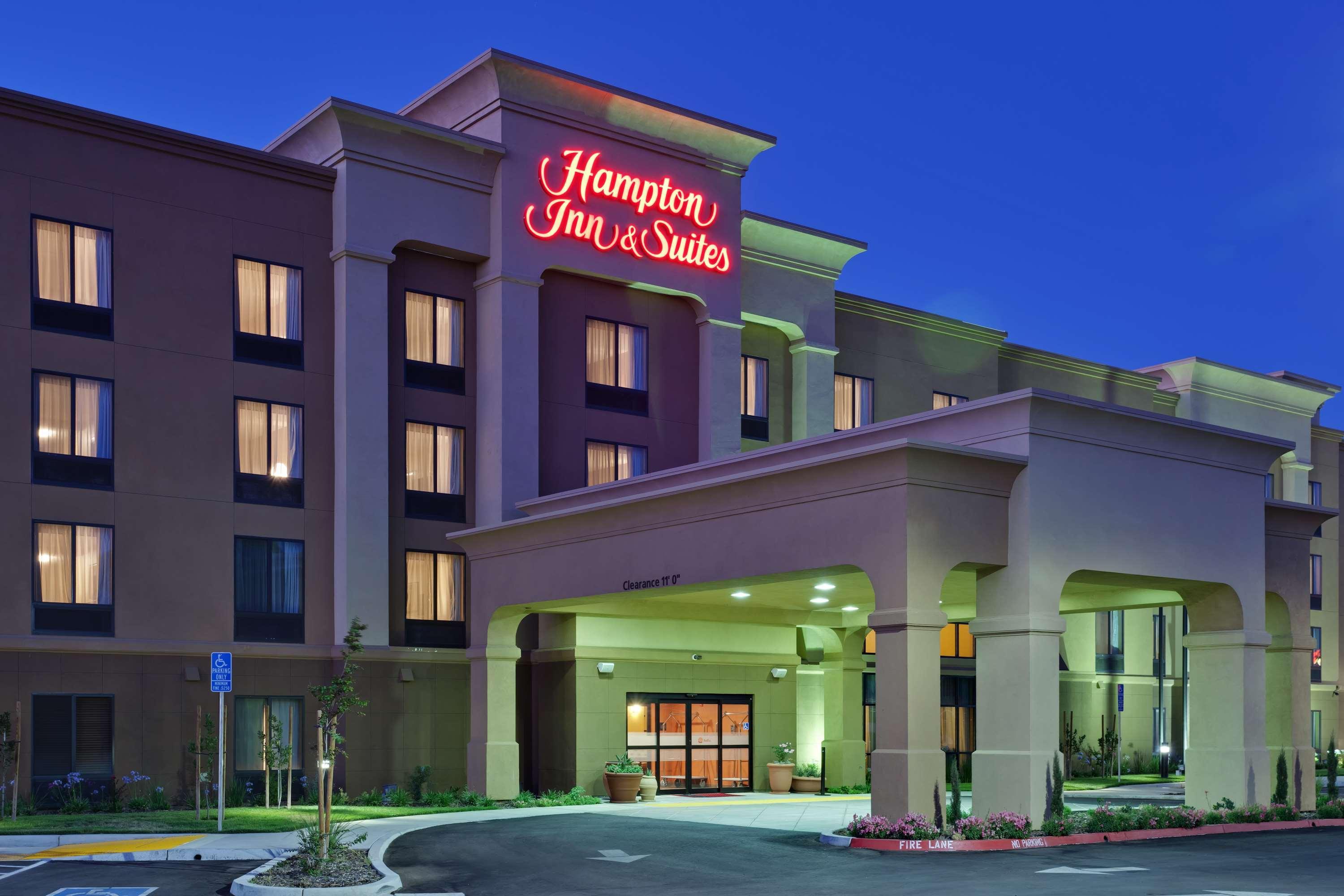 Hampton Inn & Suites Fresno - Northwest Herndon Eksteriør bilde